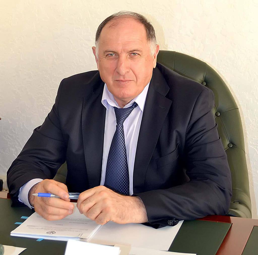 Абдулмуслим Абдулмуслимов поздравил дагестанцев с Днём семьи, любви и верности