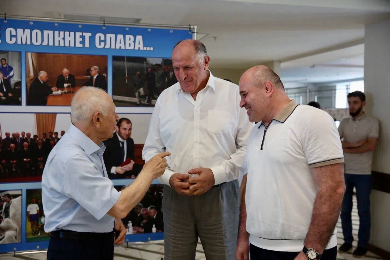 Абдулмуслим Абдулмуслимов дал старт чемпионату Дагестана по шахматам по блицу