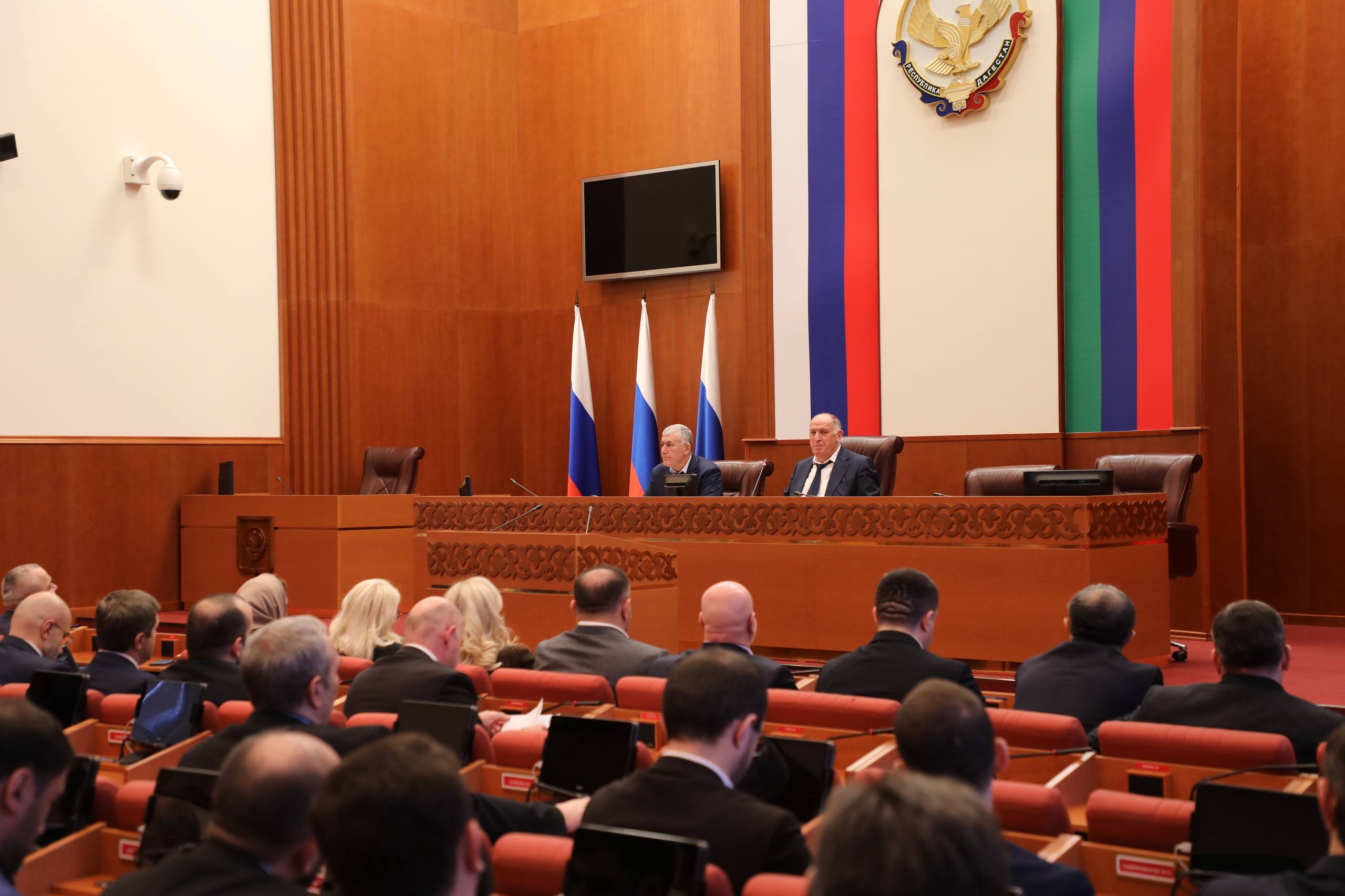 Абдулмуслим Абдулмуслимов провёл расширенное совещание с составом Правительства Дагестана