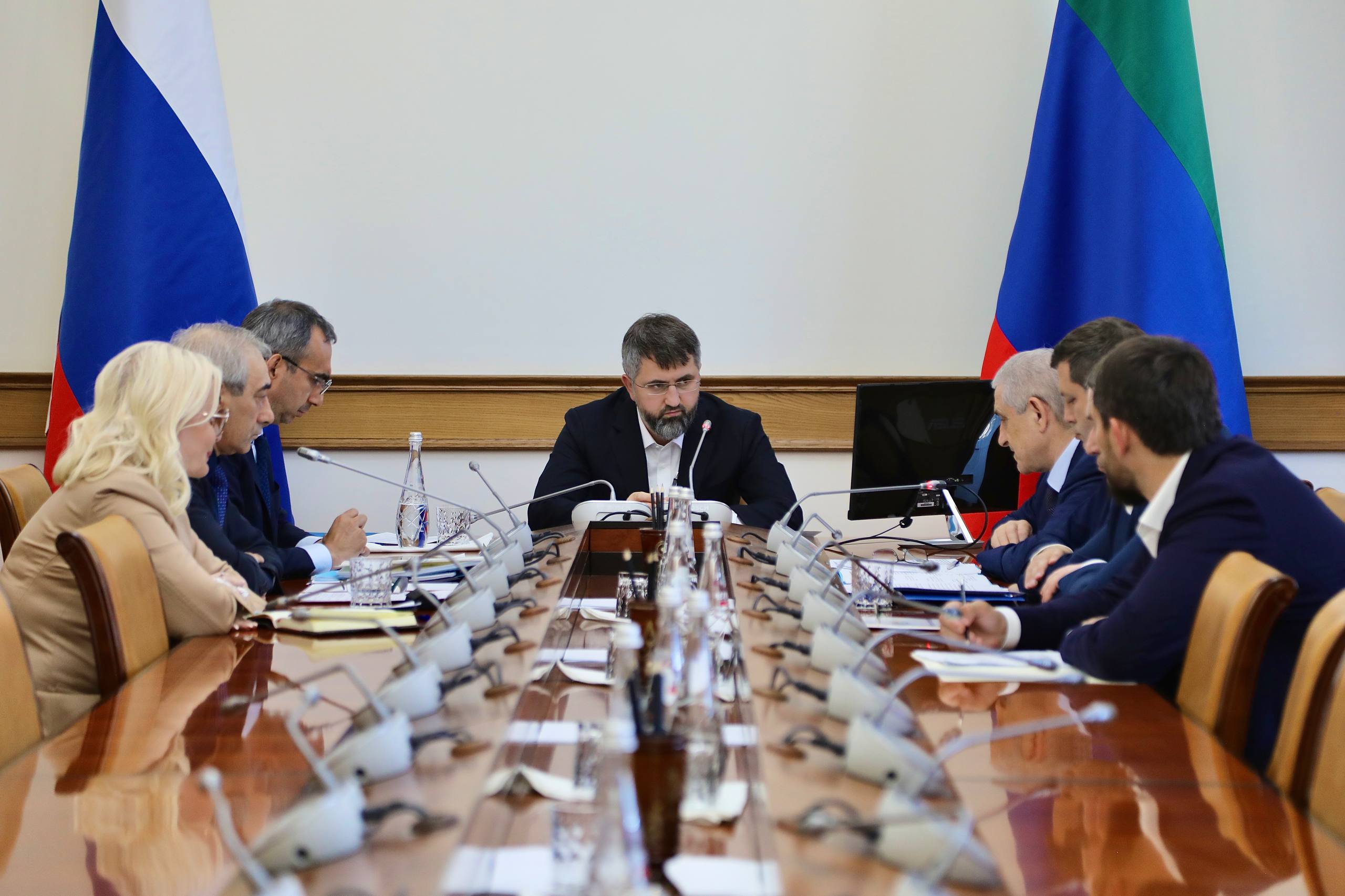 Магомед Рамазанов провел встречи с руководством промышленных предприятий Дагестана