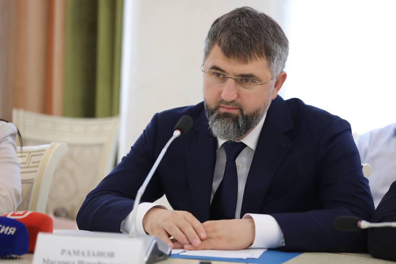 Магомед Рамазанов поздравил дагестанцев с Днём знаний