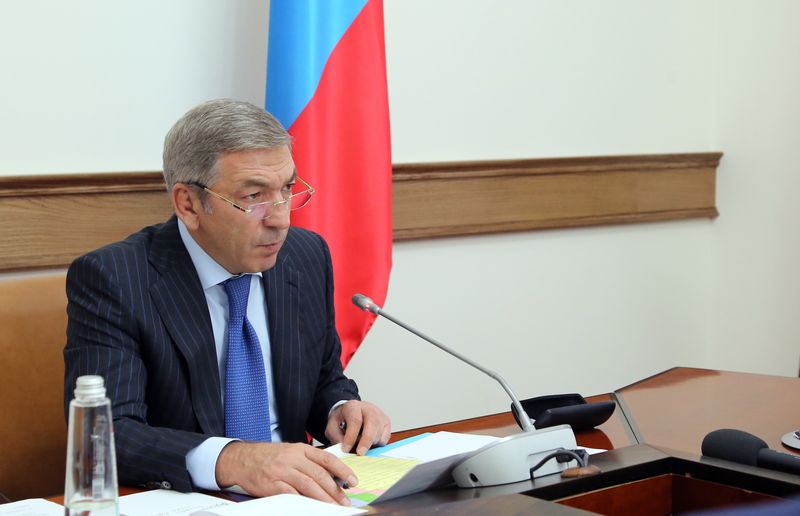 Под руководством Абдусамада Гамидова обсужден ряд актуальных вопросов