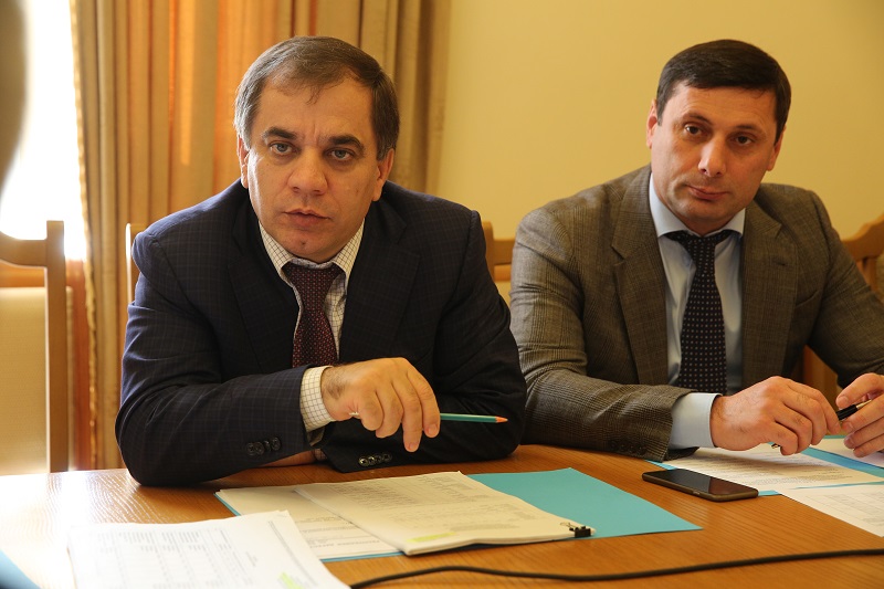 В Правительстве Дагестана обсудили структуру расходных обязательств по госпрограммам в сфере сельского хозяйства и образования.