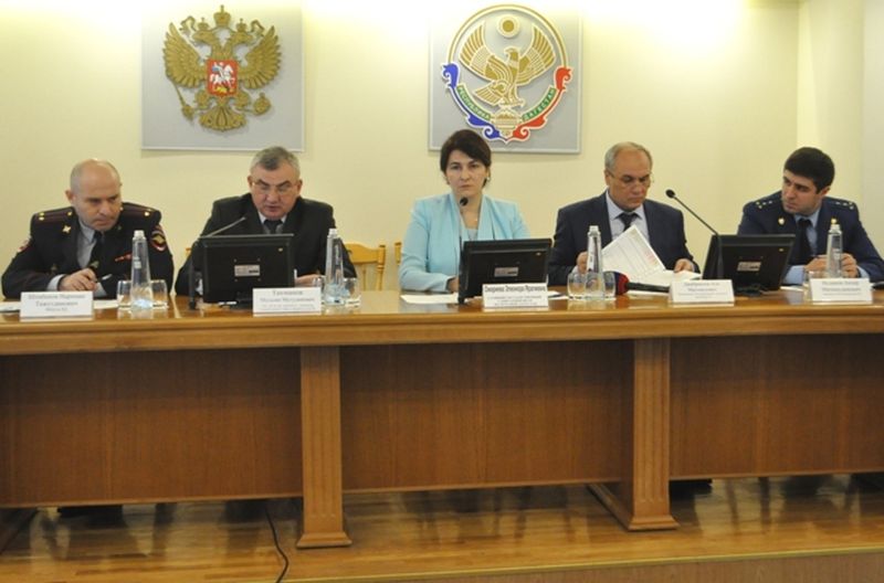 Управление Роспотребнадзора по РД провело публичное обсуждение правоприменительной практики за третий квартал текущего года
