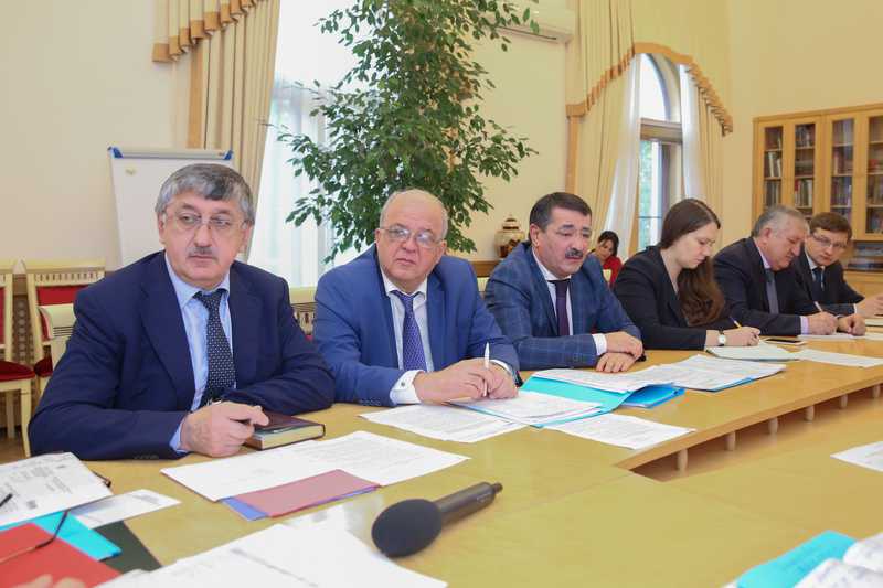 В Правительстве РД обсуждены вопросы социально-экономического развития Дагестана