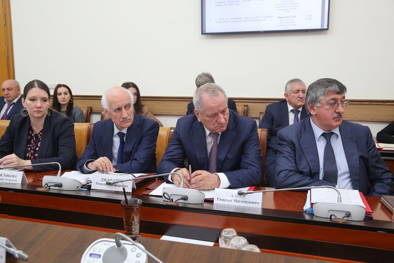 Под руководством Владимира Васильева прошло заседание Правительства Республики Дагестан