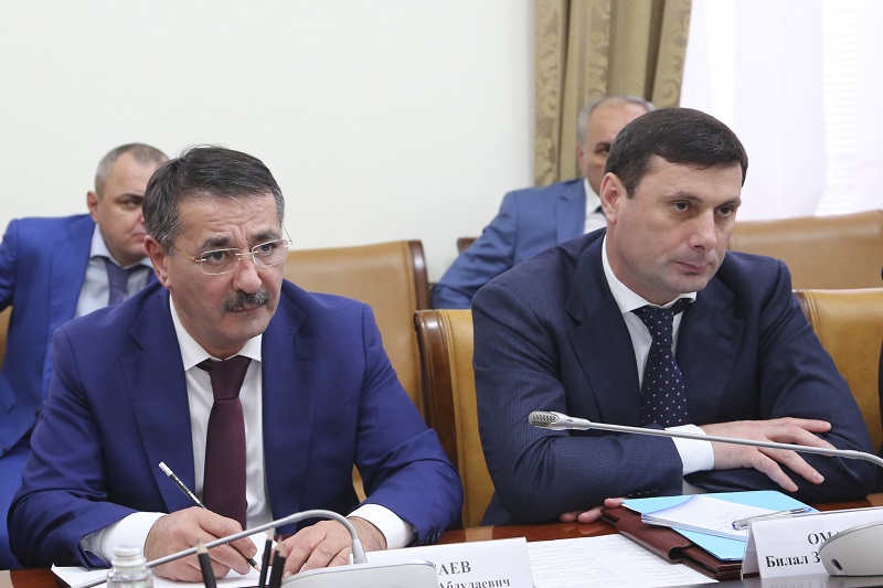 Реализацию государственных программ обсудили под руководством Абдусамада Гамидова