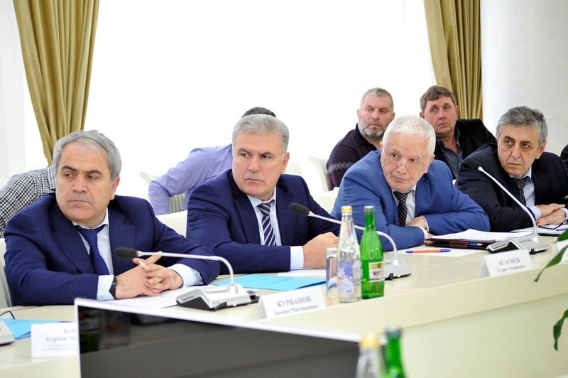 Абдусамад Гамидов провел заседание Рыбохозяйственного совета Республики Дагестан