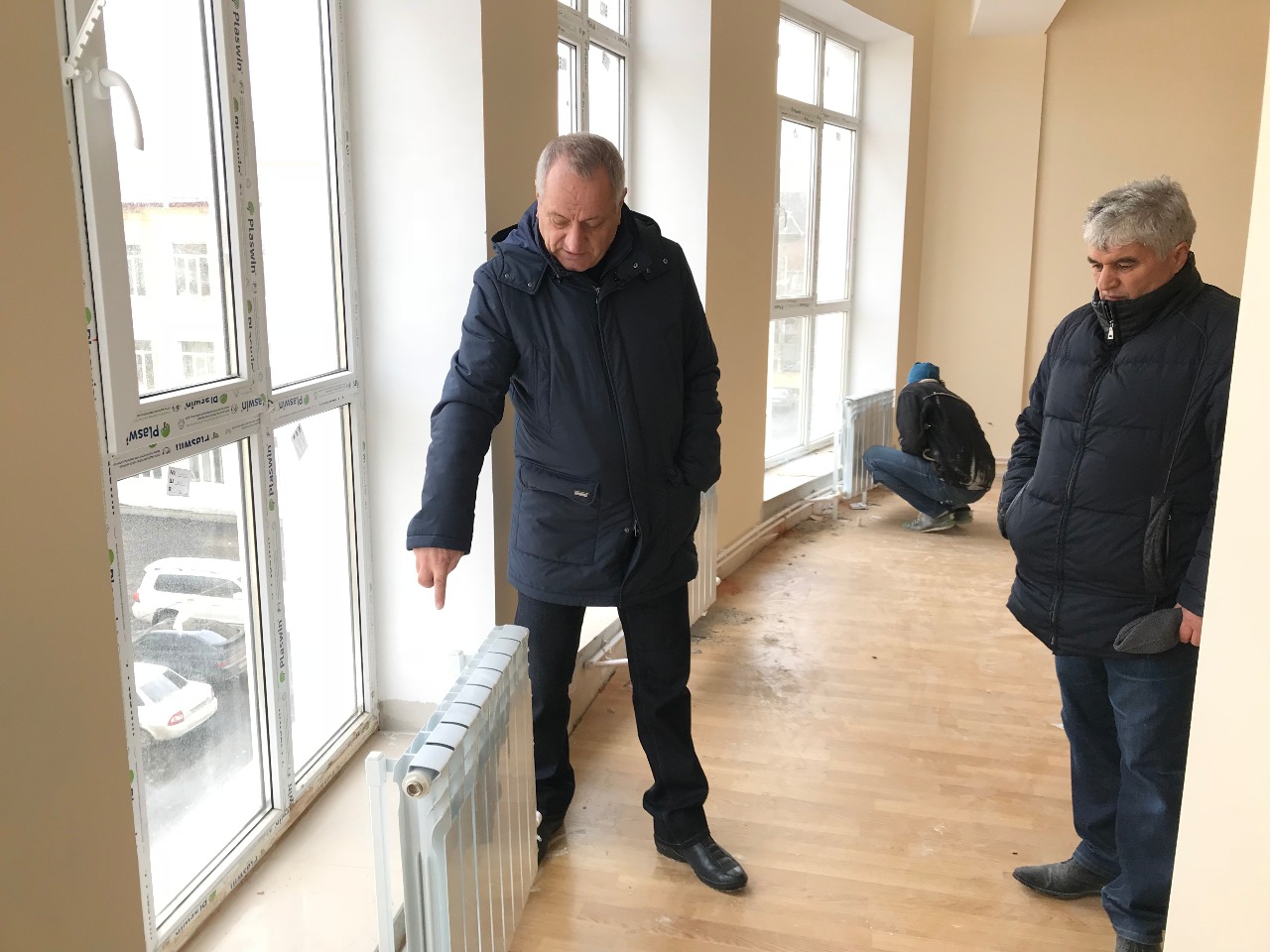 Рамазан Алиев проинспектировал строительство дополнительного корпуса школы № 10 в Махачкале