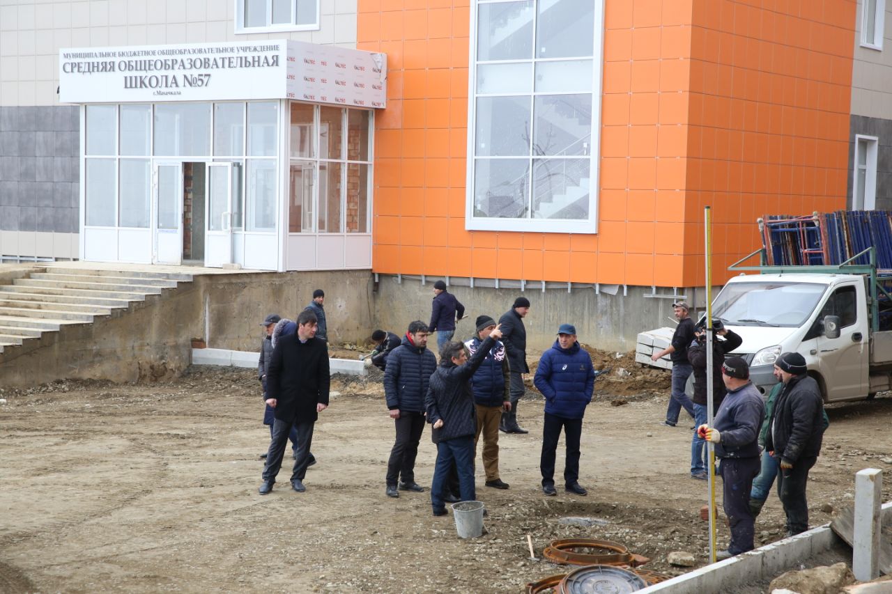 Абдусамад Гамидов провёл внеплановую проверку строительства школы в поселке Новый Тарки
