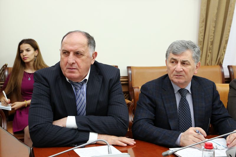 Вопросы функционирования объектов жизнеобеспечения в выходные и праздничные дни обсудили в Правительстве РД