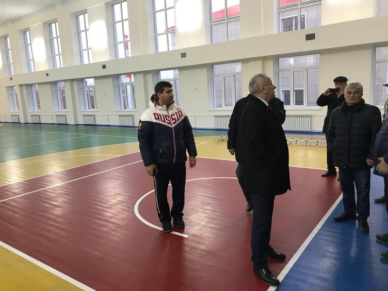 Рамазан Алиев осмотрел построенный допкорпус школы № 10 в г.Махачкале