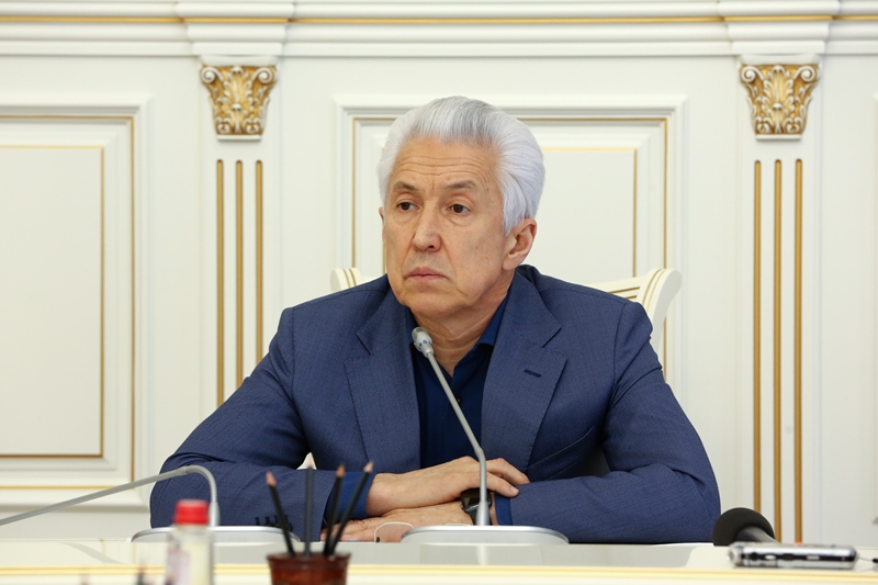 Владимир Васильев провел оперативное совещание