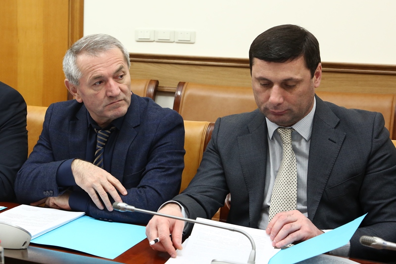 Рамазан Алиев провел заседание координационной группы Совета при Главе РД по устойчивому развитию и приоритетным проектам