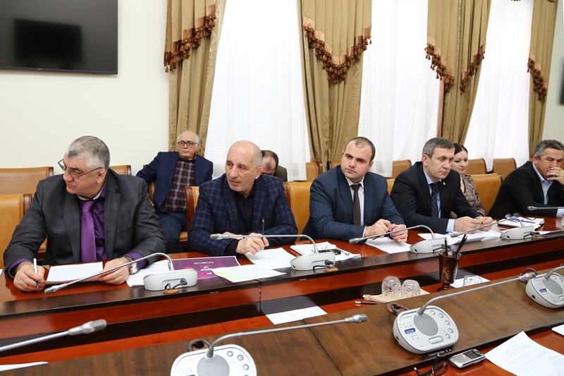 Под руководством Абдусамада Гамидова прошло заседание межведомственной рабочей группы по подготовке и проведению чемпионата Европы по спортивной борьбе 2018 года