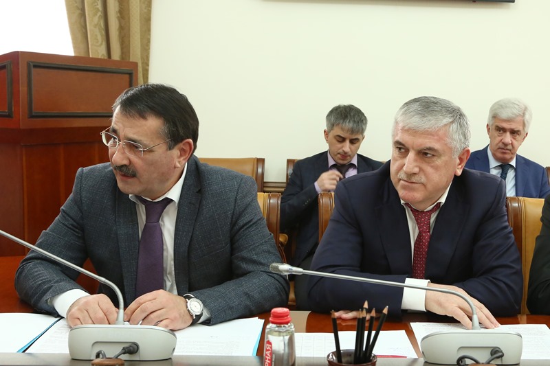 Вопросы упорядочения деятельности розничных рынков обсудили в Правительстве Дагестана