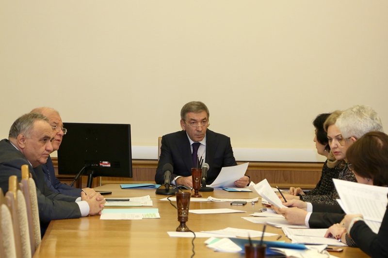 Ход реализации «майских» указов Президента РФ в 2018 году обсудили в Правительстве Дагестана