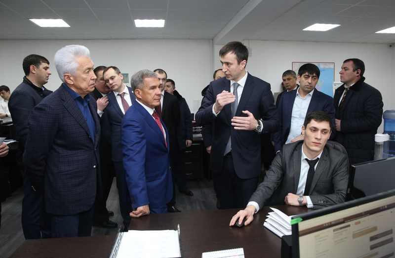 Врио Главы РД и Президент Татарстана ознакомились с деятельностью Республиканского МФЦ