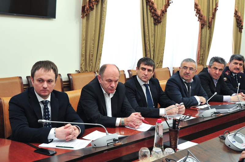 Подготовку к предстоящему чемпионату Европы по спортивной борьбе обсудили в Правительстве Дагестана