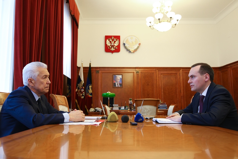 Артём Здунов представил Владимиру Васильеву предложения по новой структуре Правительства Дагестана