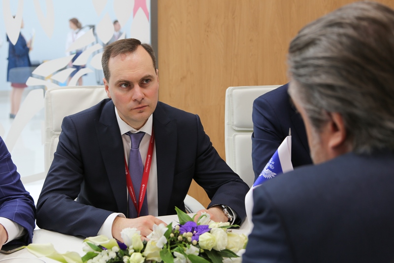 Развитие сети Почта Банка и программы «Цифровая экономика» обсудил Артем Здунов на Форуме в Сочи