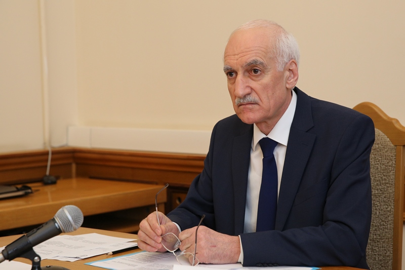 Противодействие незаконному обороту промышленной продукции в Дагестане обсудили в региональном Правительстве