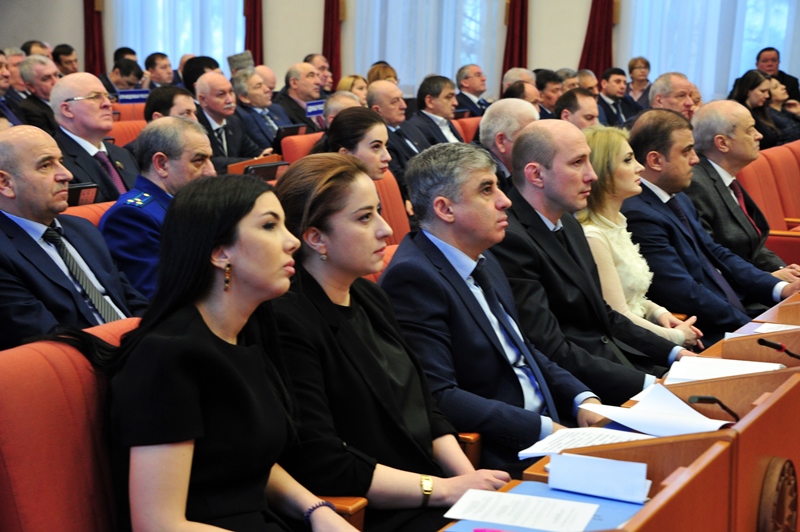 Председатель Правительства РД принял участие в работе девятнадцатой сессии Народного Собрания