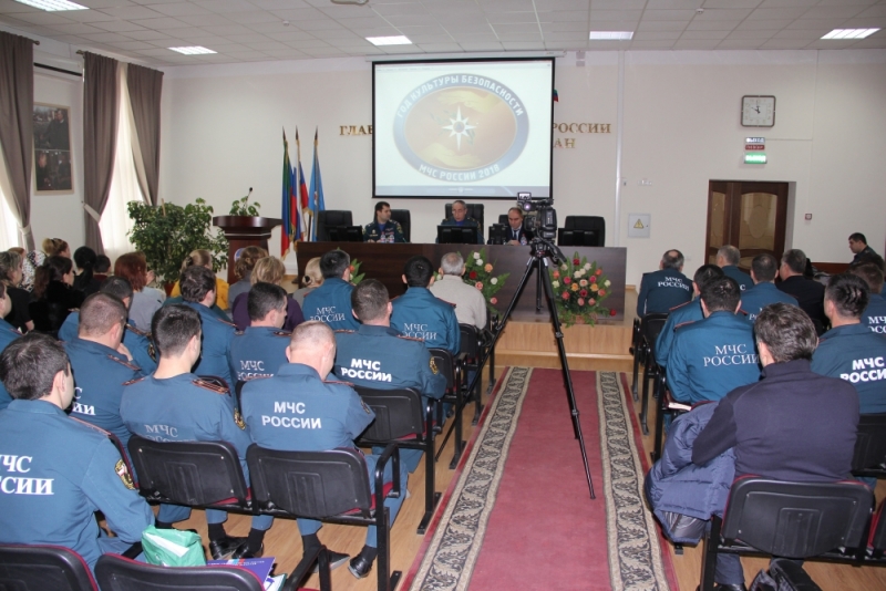 В МЧС России по РД обсудили вопросы правоприменительной практики надзорной деятельности RSS