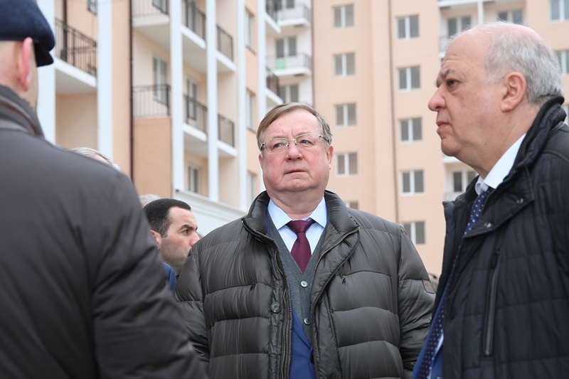 В Махачкале Сергей Степашин осмотрел дома, построенные в рамках реализации программы по переселению граждан из аварийного жилья
