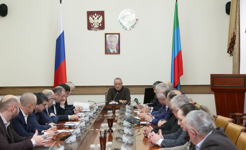 Рамазан Алиев провел совещание с ресурсоснабжающими организациями и сетевыми компаниями