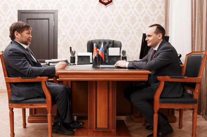 Председатель Правительства Республики Дагестан Артем Здунов встретился с Одесом Байсултановым