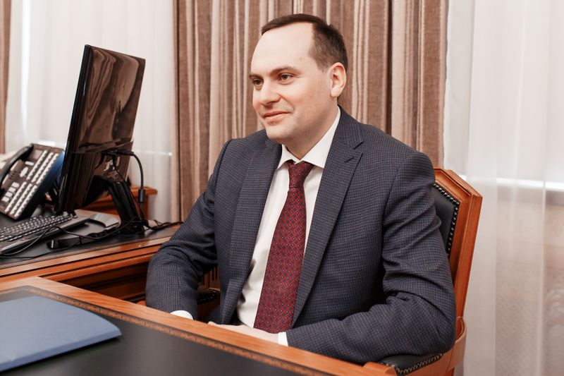 Председатель Правительства Республики Дагестан Артем Здунов встретился с Одесом Байсултановым