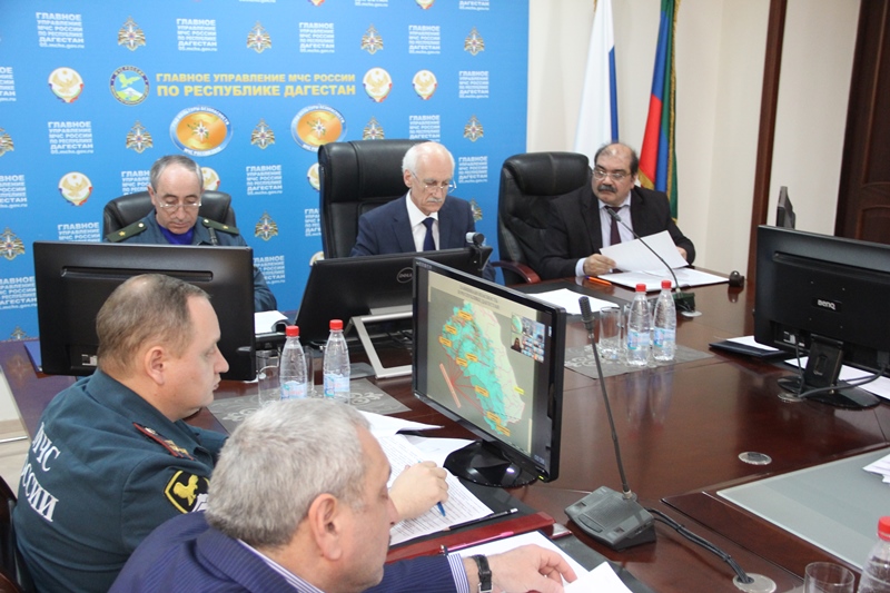 Рамазан Джафаров провел заседание Комиссии по предупреждению и ликвидации чрезвычайных ситуаций и обеспечению пожарной безопасности