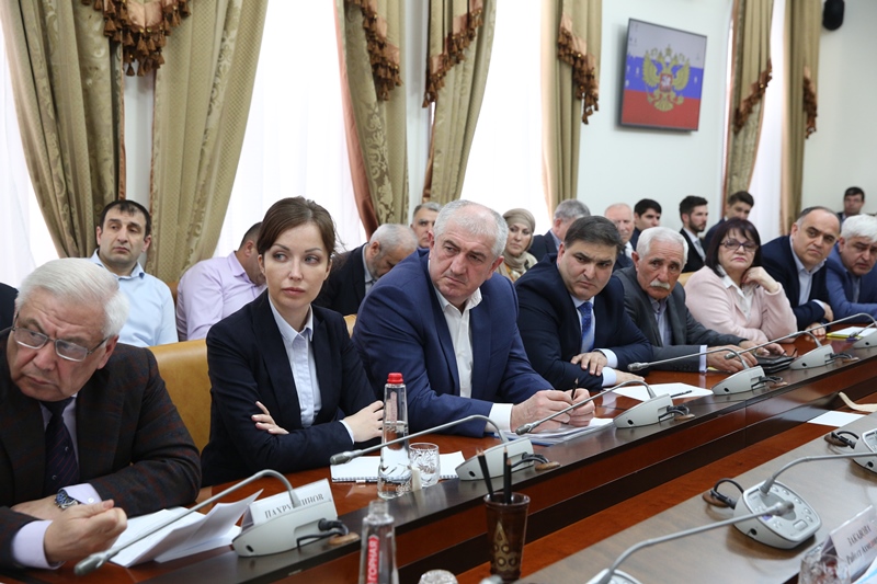 Артём Здунов провел встречу с представителями бизнес-сообщества Дагестана