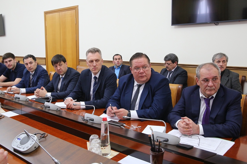 Артем Здунов встретился с представителями организаций строительного комплекса Дагестана