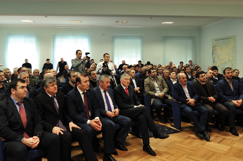 Коллективу Министерства транспорта и дорожного хозяйства Дагестана представлен новый руководитель