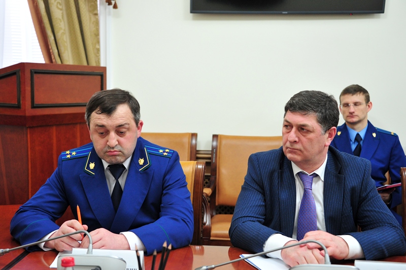 Вопросы качественного электроснабжения и газоснабжения рассмотрели в Правительстве Дагестана