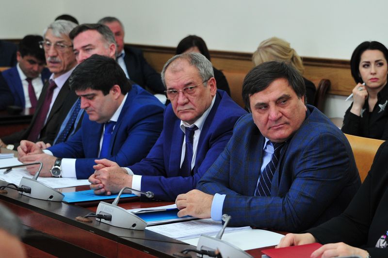 Обсуждены меры по эффективному использованию газового и электросетевого хозяйств, находящихся в государственной собственности Республики Дагестан