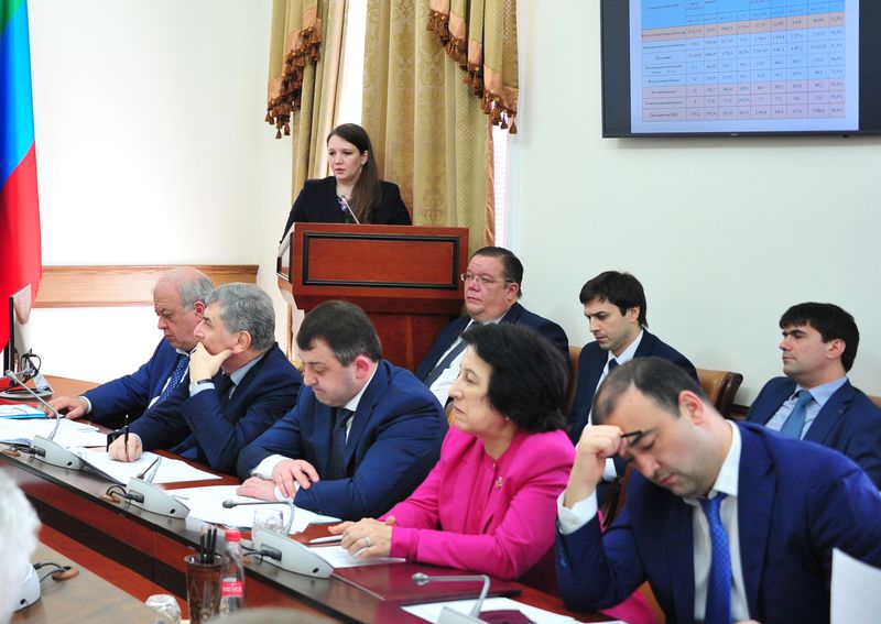 Обсуждены меры по эффективному использованию газового и электросетевого хозяйств, находящихся в государственной собственности Республики Дагестан