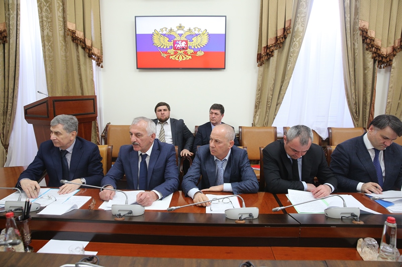 Под руководством Артема Здунова обсудили актуальные проблемы Махачкалы