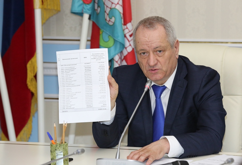 Рамазан Алиев провел совещание по реализации федеральной программы «Безопасные и качественные дороги» в Махачкалинской агломерации