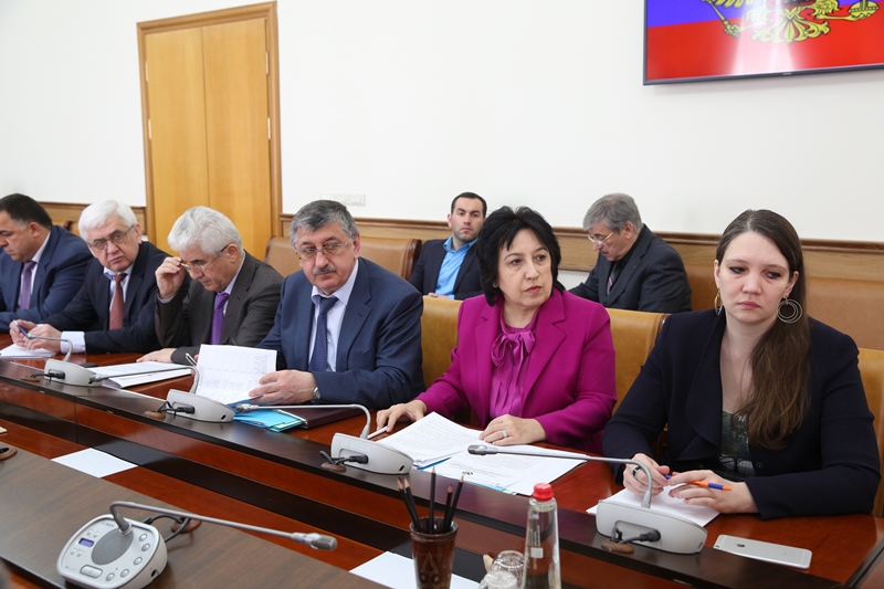 В Правительстве Дагестана обсудили  ввод строящихся объектов общего образования в эксплуатацию