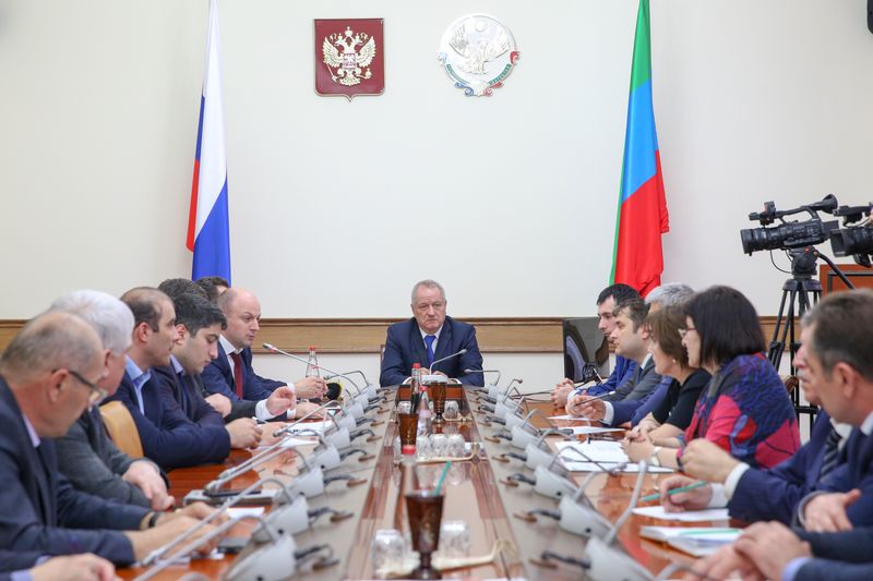 Рамазан Алиев провел совещание рабочей группы по вопросу внедрения системы закупок «Биржевая площадка»