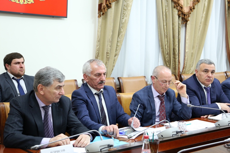Под руководством Артёма Здунова обсуждена противопаводковая ситуация в Республике Дагестан
