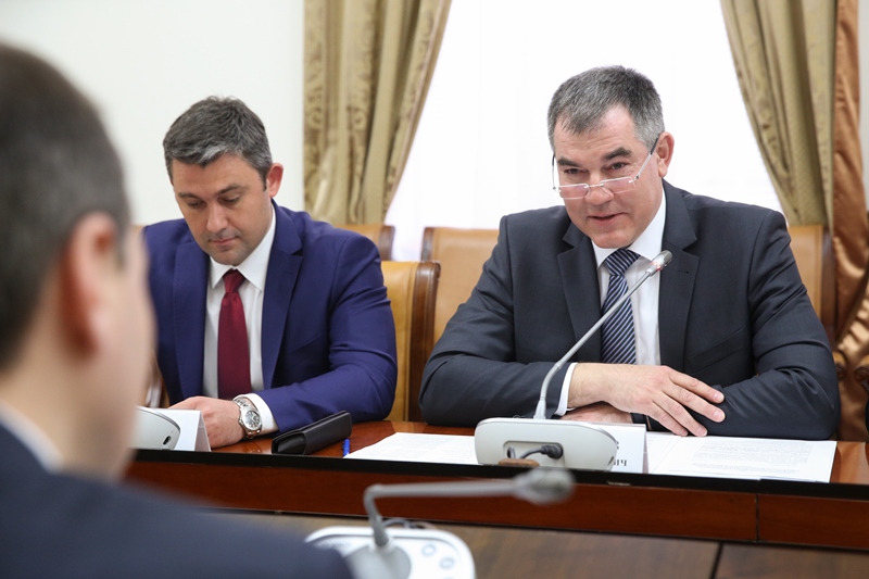 Под руководством Артёма Здунова и Максима Владимирова обсуждены вопросы реализации госпрограммы развития СКФО