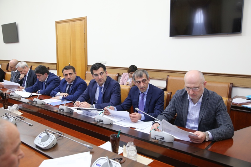 В Правительстве Дагестана обсудили поступление налоговых и неналоговых доходов