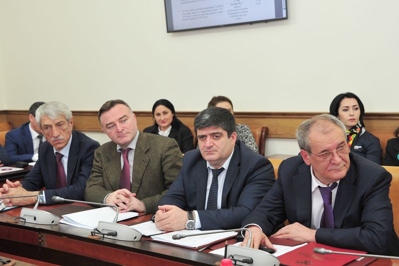 Итоги работы коммунальных служб в истекшем отопительном периоде подвели в Правительстве Дагестана