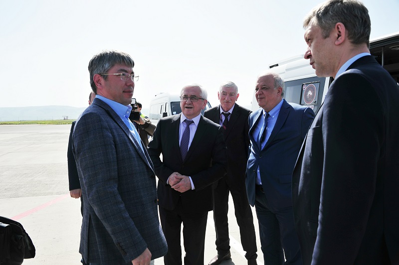 Глава Республики Бурятия прибыл в Дагестан
