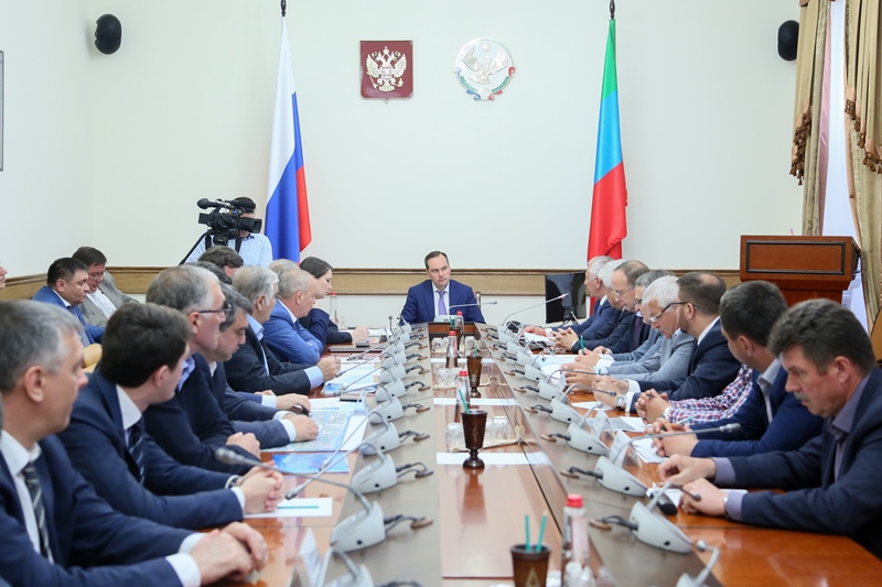Под руководством Артёма Здунова обсудили расширение и реконструкцию (II очередь) канализации в Махачкале