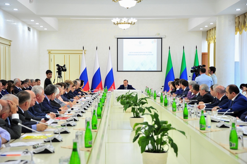 Под руководством Артёма Здунова обсудили вопросы повышения качества обучения в общеобразовательных организациях